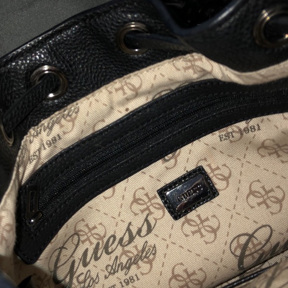 Pretty guess purse!!! - Picture 4 of 5